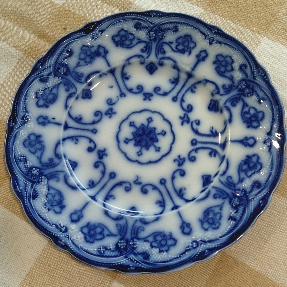 Conway flow blue New Wharf English semi-porcelain 7 in blue and white plate